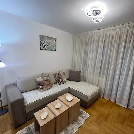 アパート Mountain Dreams ズラティボール